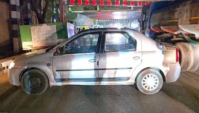 Car found abandoned under Kacheguda underpass
