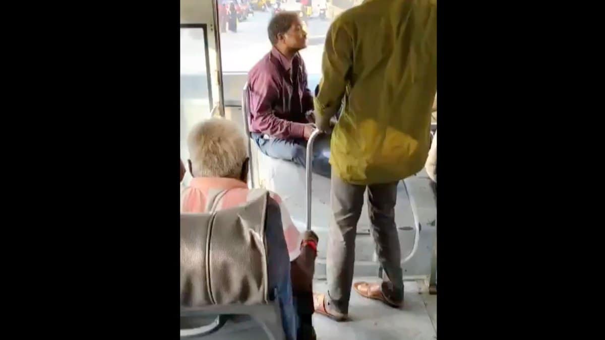 Drunk men assault TGSRTC driver in Warangal