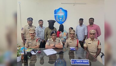 Two arrested in chain snatching case in Hyderabad