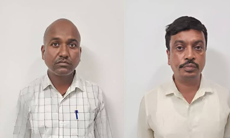 Thirupathaiah (left) Gouni Vishwanatham (right)