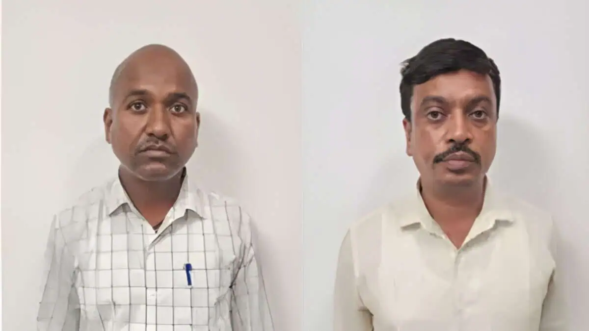Thirupathaiah (left) Gouni Vishwanatham (right)