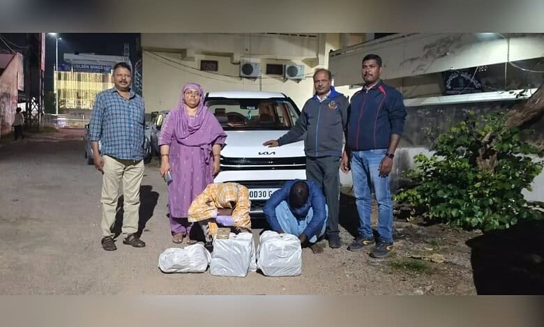 Two caught smuggling ganja in Hyderabad