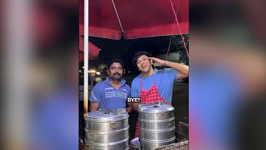 Instagram reel maker works at momo stand to compare with BCom students' earnings