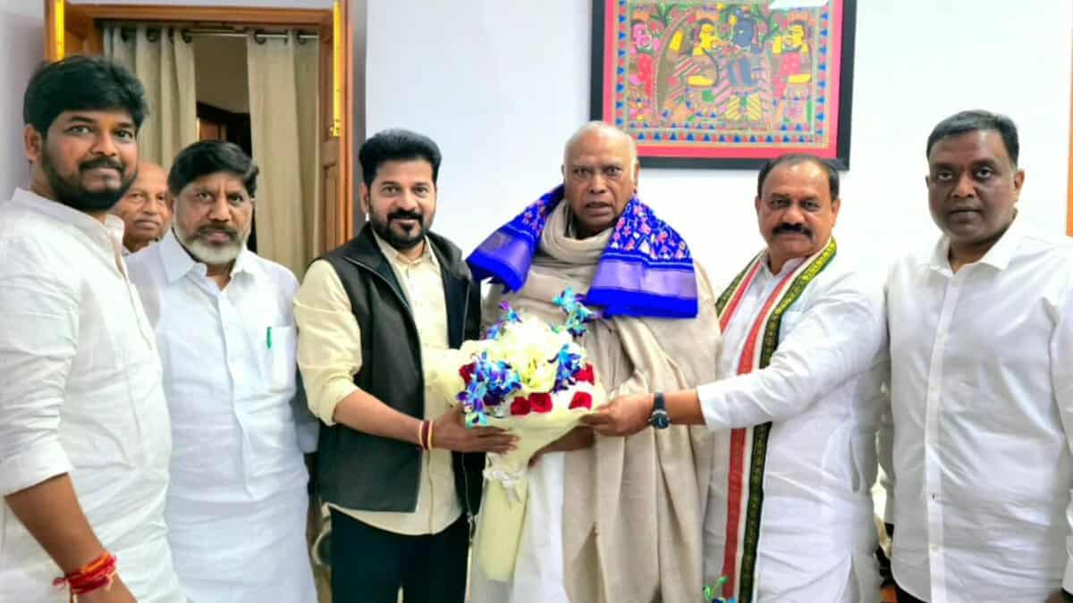 Naveen Yadav, Revanth Reddy, meet Congress high command in Delhi