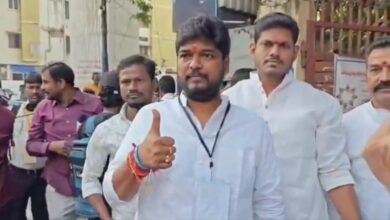 Congress MLA candidate Naveen Yadav casts his vote