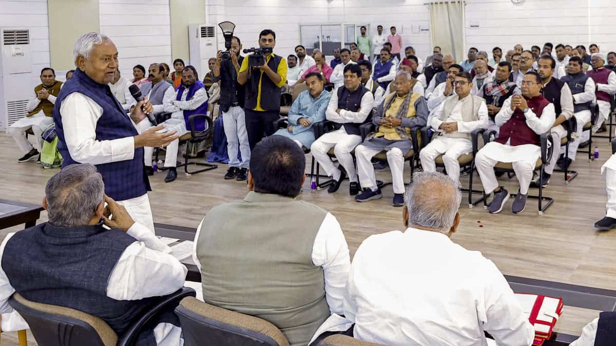 Nitish Kumar addresses JD(U) MLAs