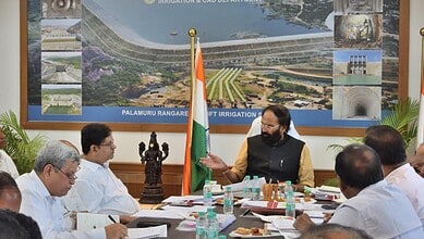 Uttam Kumar Reddy reviews restoration of Kaleshwaram barrages