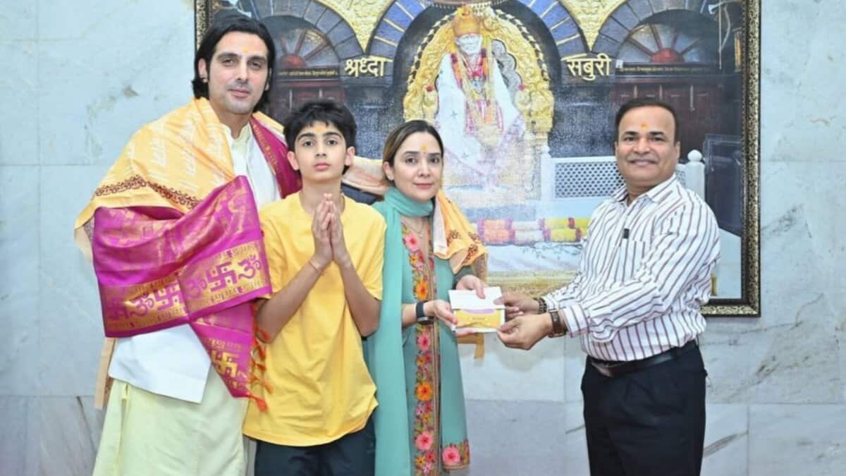 Zayed Khan at Shirdi