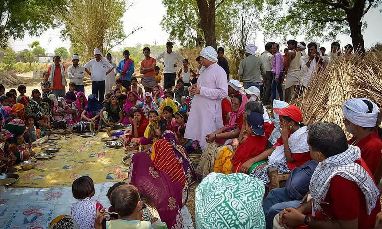 Baghpat panchayat in UP issued guidelines, enforcing smartphones ban for children below the age of 18 and restricted boys and girls from wearing shorts