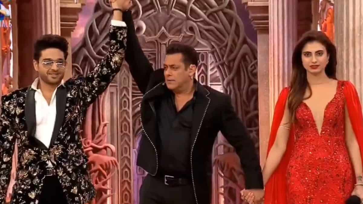 Bigg Boss 19 top 2 Gaurav Khanna and Farrhana Bhatt