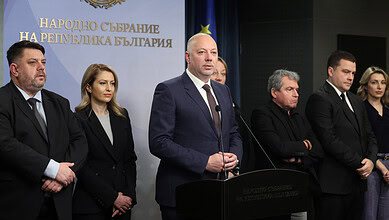 Bulgaria's government resigns