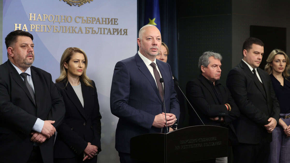 Bulgaria's government resigns