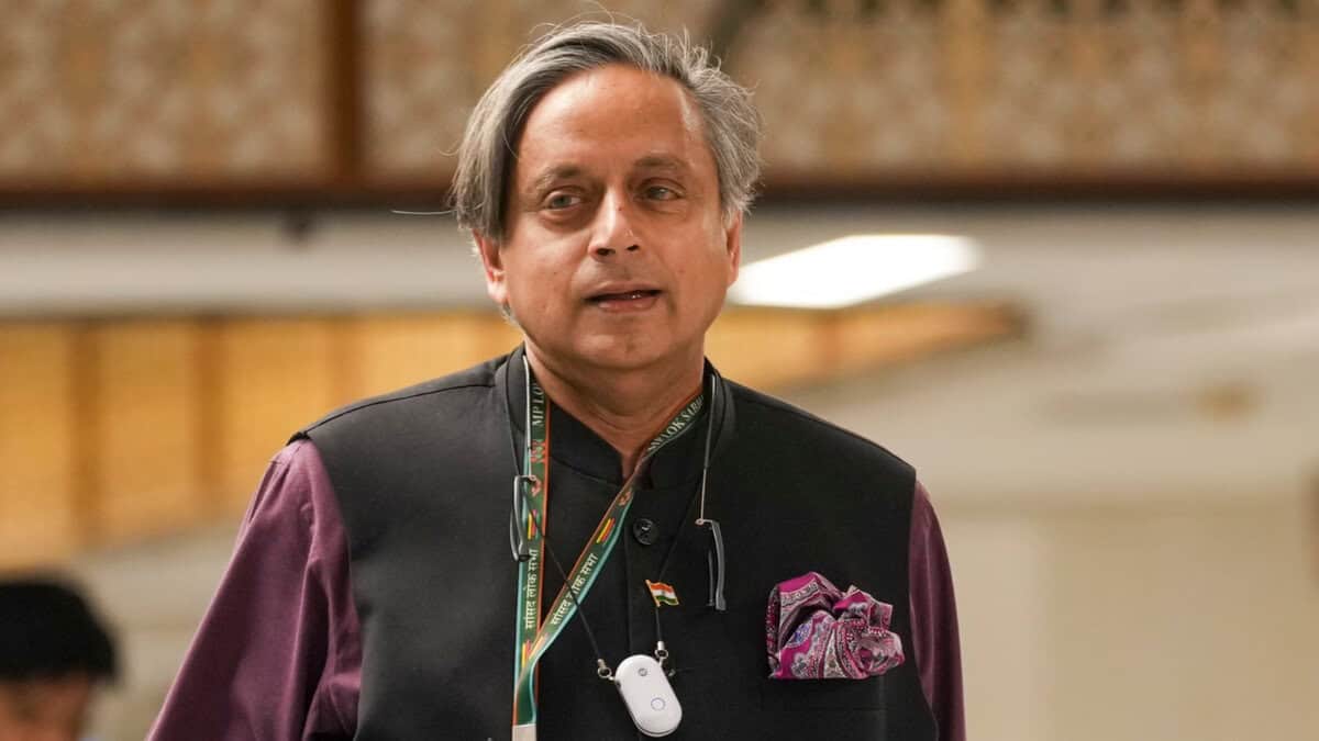 Shashi Tharoor congratulates BJP on Keral local poll