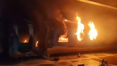 Fire breaks out in Tata-Ernakulam Express in AP; 1 passenger dies