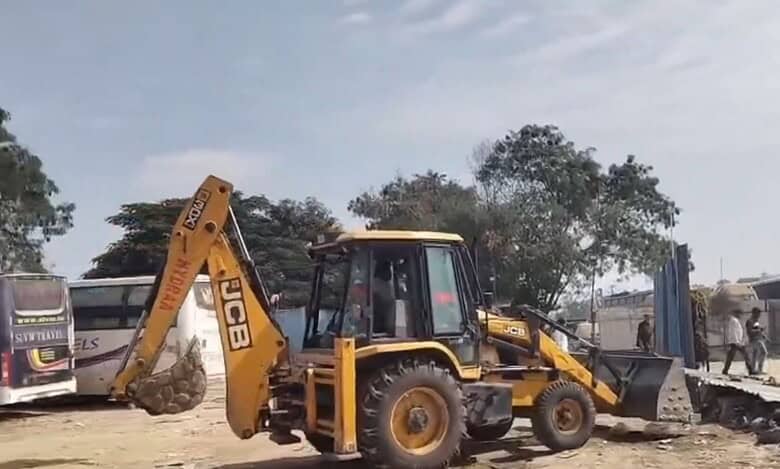 HYDRAA clearing out encroachment worth Rs 600 crore in Miyapur
