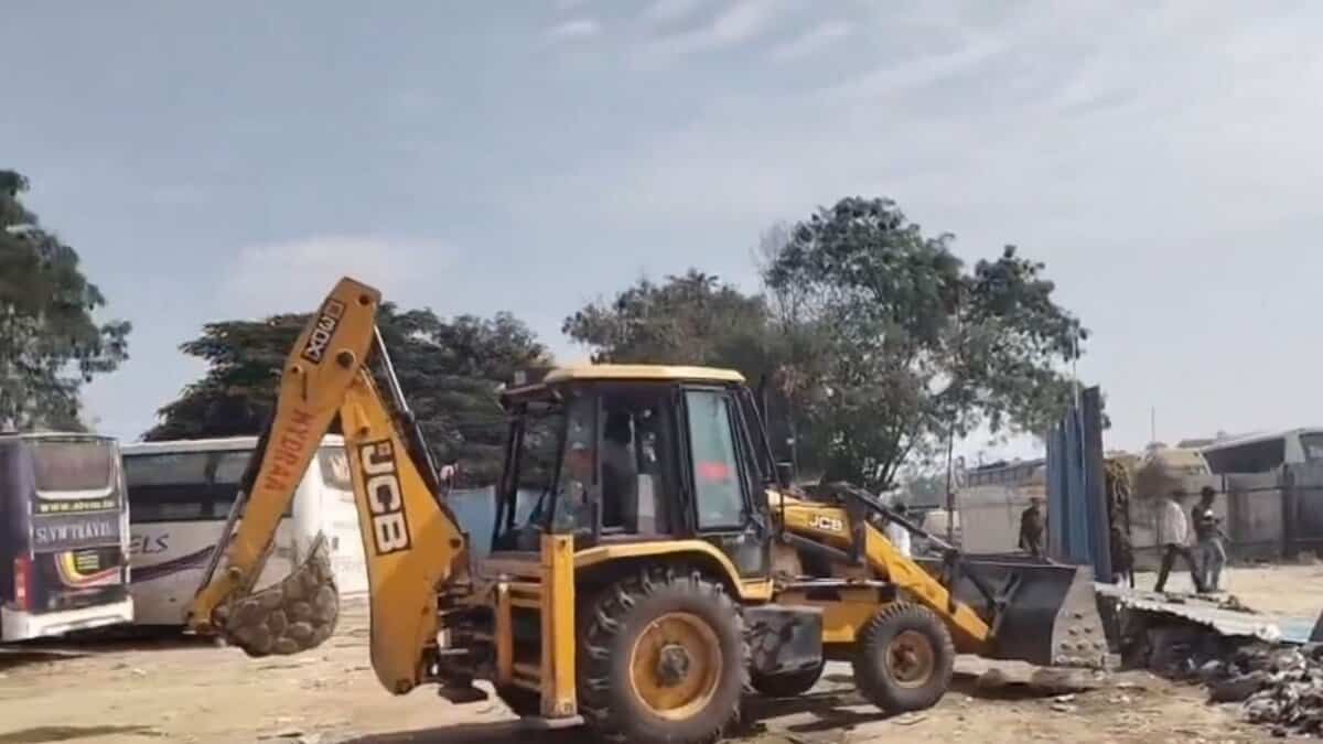 HYDRAA clearing out encroachment worth Rs 600 crore in Miyapur