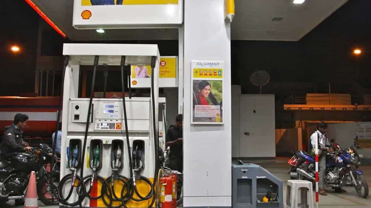 India's petrol pump network has crossed the 1,00,000-mark, doubling since 2015 as state-owned fuel retailers aggressively expanded outlets