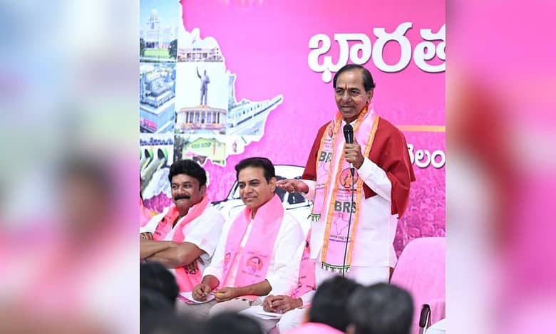 KCR addressing a press conference at Telangana Bhavan