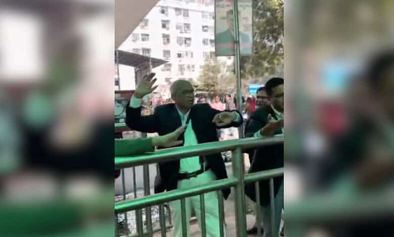 Lawyer who attacked former CJI Gavai thrashed in Delhi court