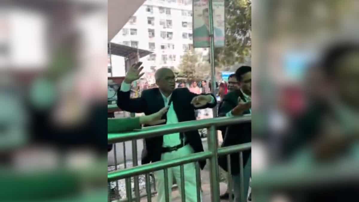 Lawyer who attacked former CJI Gavai thrashed in Delhi court