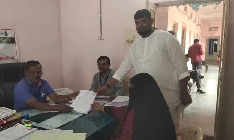 Telangana panchayat polls: AIMIM's Najma Sultana files nomination in Baswapur