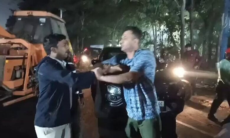 Video: Naval officer booked for assaulting traffic cop in Vizag