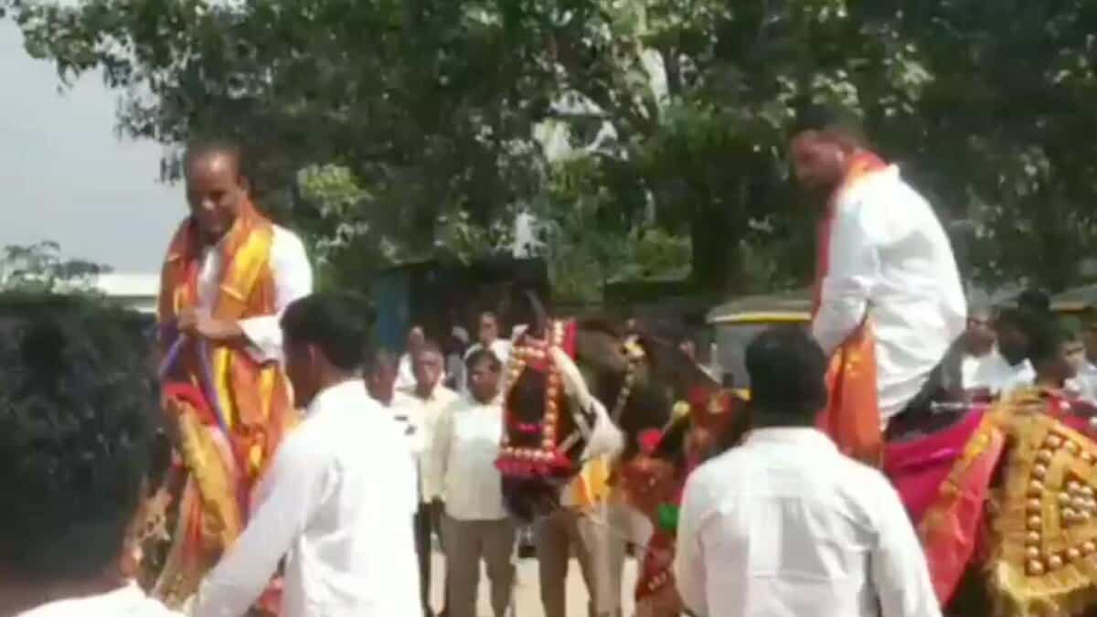 Man arrives on horse to file nomination for Telangana local body elections