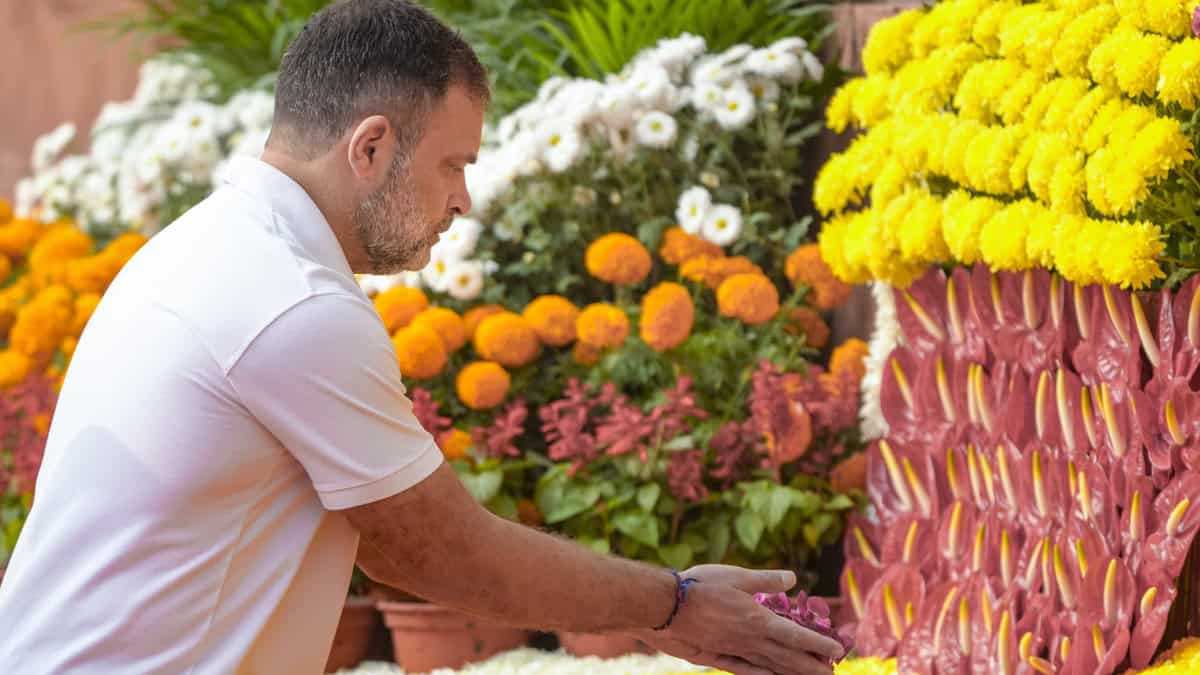 Tribute to Parliament attack martyrs