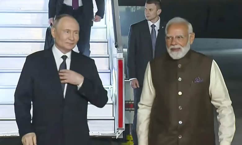 Russian President Vladimir Putin arrives in New Delhi