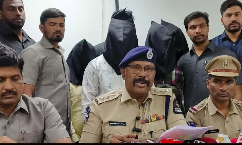 Bhavani Nagar police present the accused during a press conference