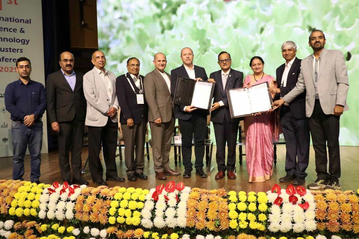 Image of AGTC and Luxemburg Technologies during the formation of the joint venture.