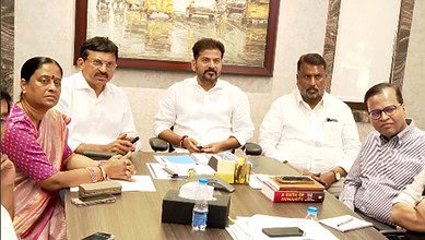 Telangana CM reviews the Medaram development works