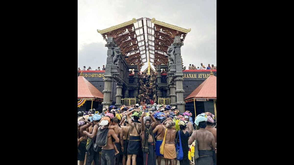 Devotees at Sabrimala temple