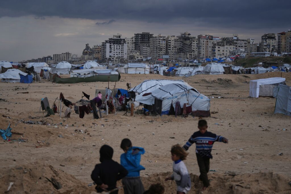 tents in makeshift camps for displaced in Gaza city