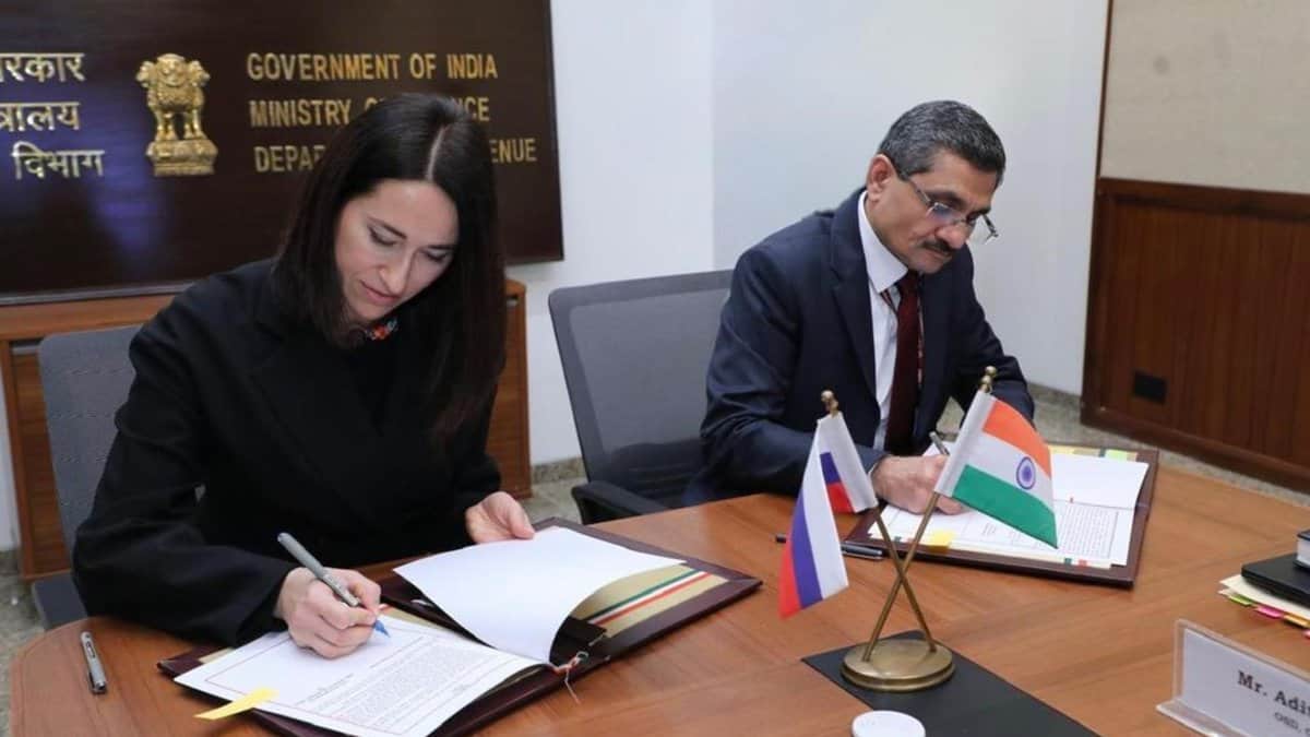 Vivek Chaturvedi, Special Secretary, GoI & Chairman and Tatiana Merkushova, Deputy Head of FCS of Russian Federation