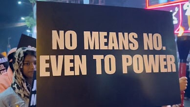 Women in Kolkata protest against Nitish Kumar, demnad an apology after Niqab row