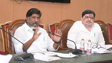 Telangana deputy chief minister Mallu Bhatti Vikramarka (left) and transport minister Ponnam Prabhaka Reddy