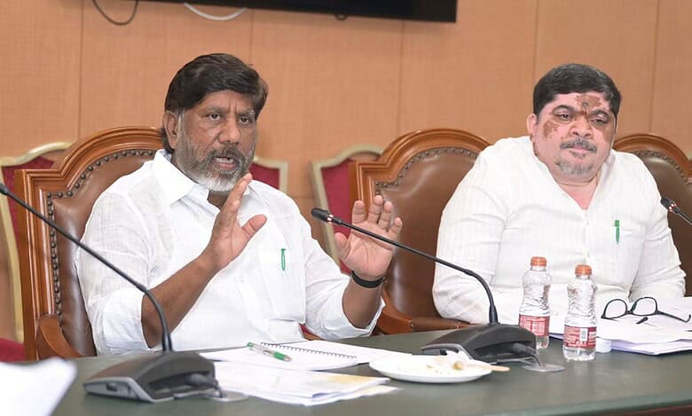 Telangana deputy chief minister Mallu Bhatti Vikramarka (left) and transport minister Ponnam Prabhaka Reddy
