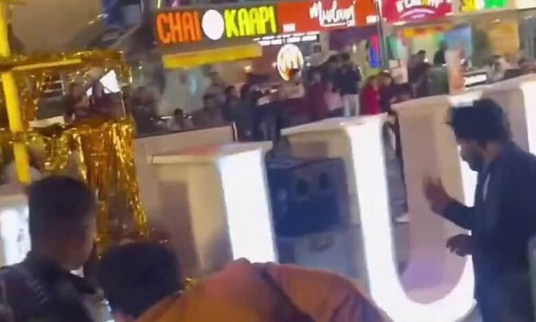 Group forcibly removes Christmas decorations in Indore