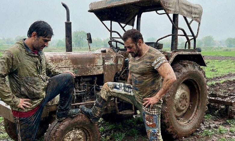 MS Dhoni and Salman Khan