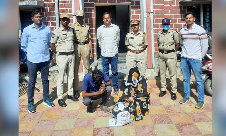 A couple was arrested with ganja in Dhoolpet