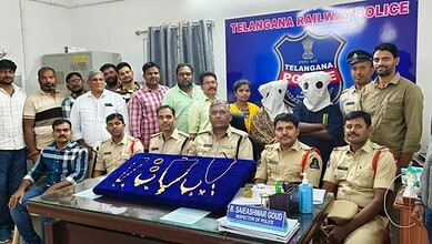 Secunderbad railway police nabs two for theft of gold ornaments