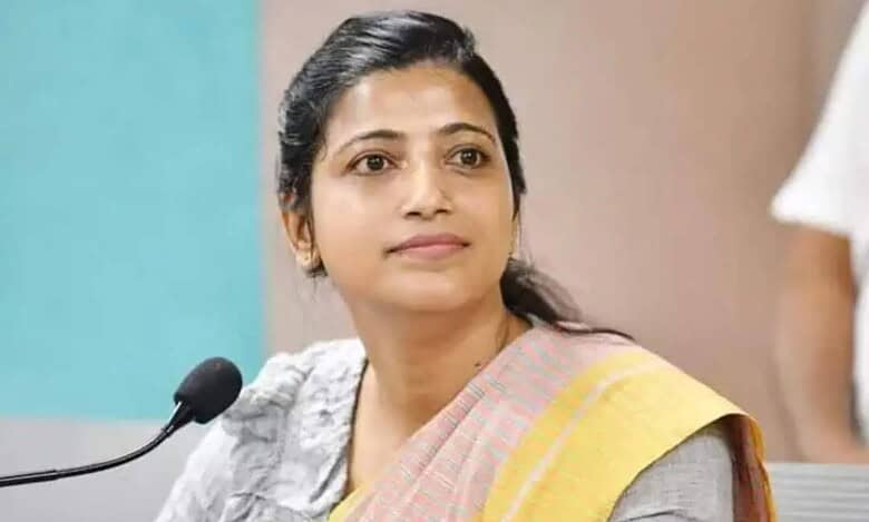 ias officer amrapali
