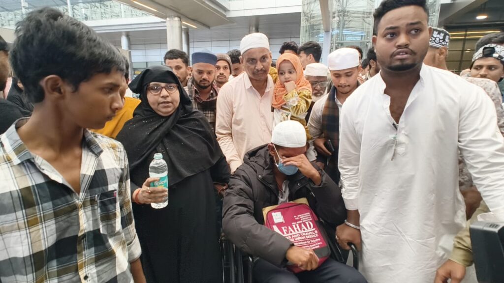 Mohammed Abdul Shoeb, the only Hyderabad survivor of the Madinah bus crash, appears emotional as relatives welcome him at RGIA.