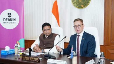 Image of Telangana IT minister Sridhar Babu with Australia Minister for International Education, Julian Hill.