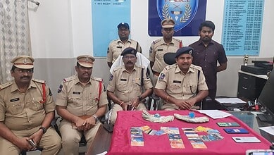 ATM card attention diversion gang held by Mehdipatnam police
