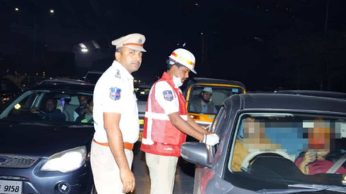 Cyberabad police arrest as many as 928 people for drunk driving the night of New Year's celebrations
