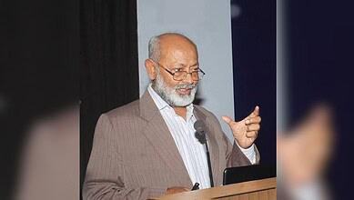 Dr M Manzoor Alam