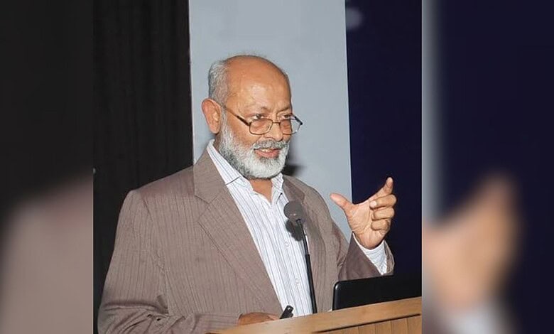 Dr M Manzoor Alam