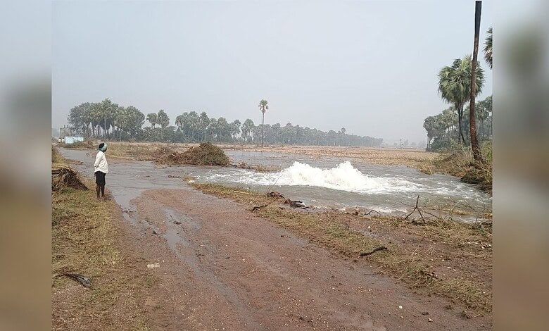Major pipeline leakage at Bommakal Pumping Station under the Godavari Drinking Water Supply Scheme.